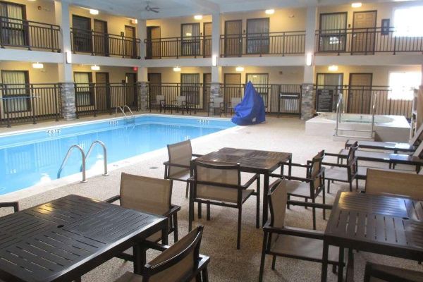 BEST WESTERN HARVEST INN AND S (Grand Forks)